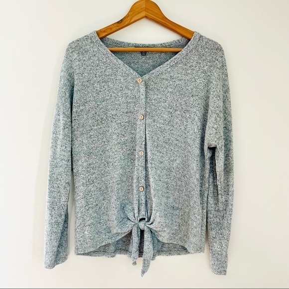 🎯3/$10 Gyft Faux Cardigan Tie Front Pullover Soft Sweater Grey Gray Small - Picture 1 of 5